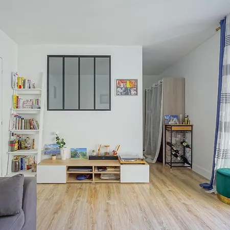 Nice Apt With Balcony Near Alesia